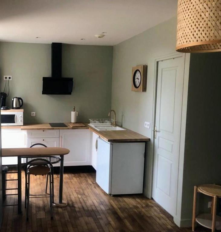 Logement A Brive Avec Terrasse Et Climatisation - Pres De La Gare Et Du Centre-Ville - Wifi Et Stationnement Gratuit Extérieur photo